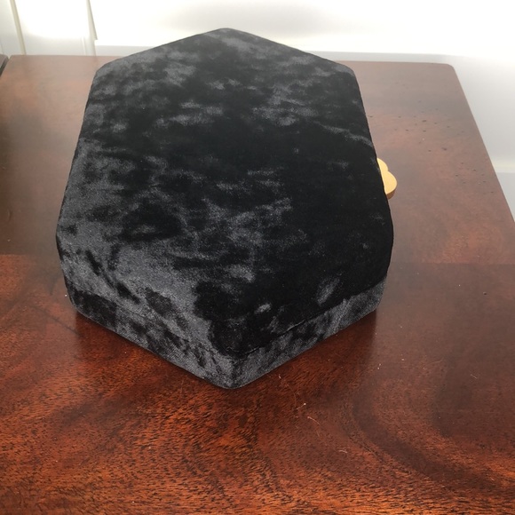 KAYU Sloane Velvet Crossbody/Clutch - Picture 6 of 15